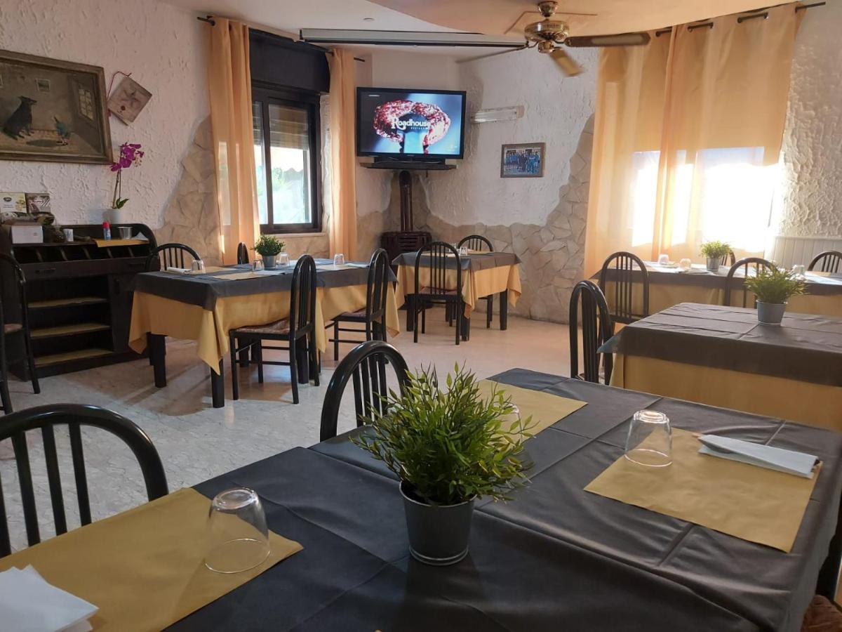 Albergo Ristorante Bar Pizzeria La Lanterna Santi Cosma e Damiano المظهر الخارجي الصورة