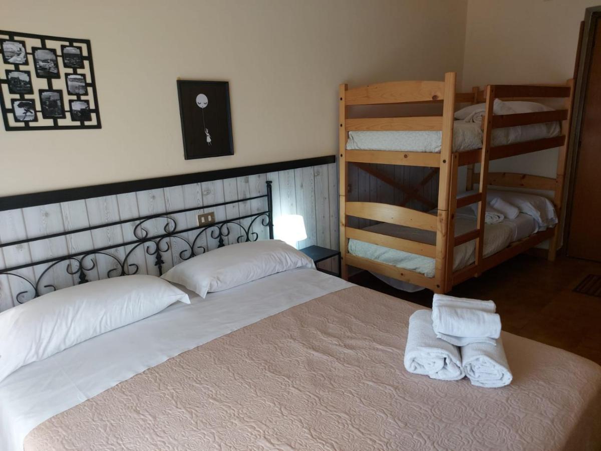 Albergo Ristorante Bar Pizzeria La Lanterna Santi Cosma e Damiano المظهر الخارجي الصورة