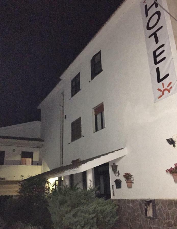 Albergo Ristorante Bar Pizzeria La Lanterna Santi Cosma e Damiano المظهر الخارجي الصورة